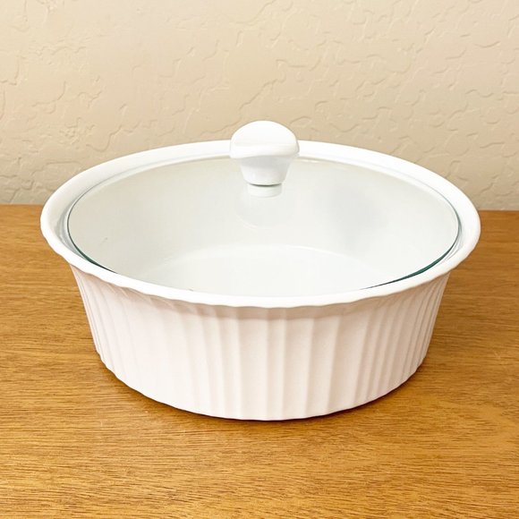 CorningWare French White Stoneware 2.5 qt 2.3 L Cassarole Baking Dish with Lid - Picture 2 of 8